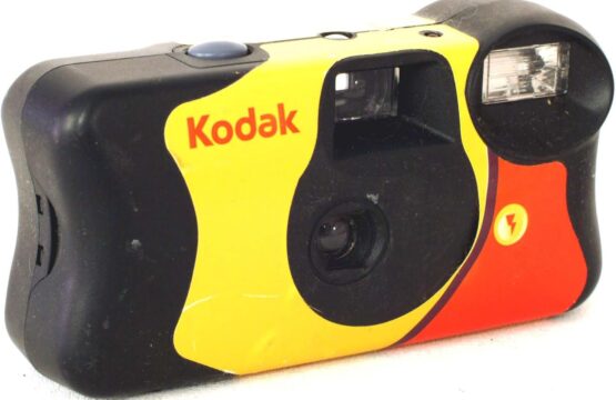 Cámara desechable Kodak de 35 mm de un solo uso (ISO-800) con flash - 27 exposiciones